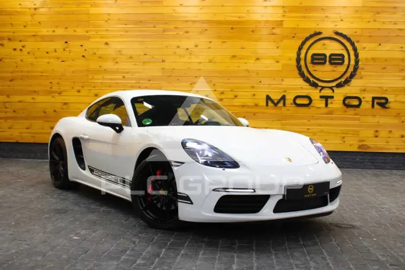 2018 Porsche Cayman