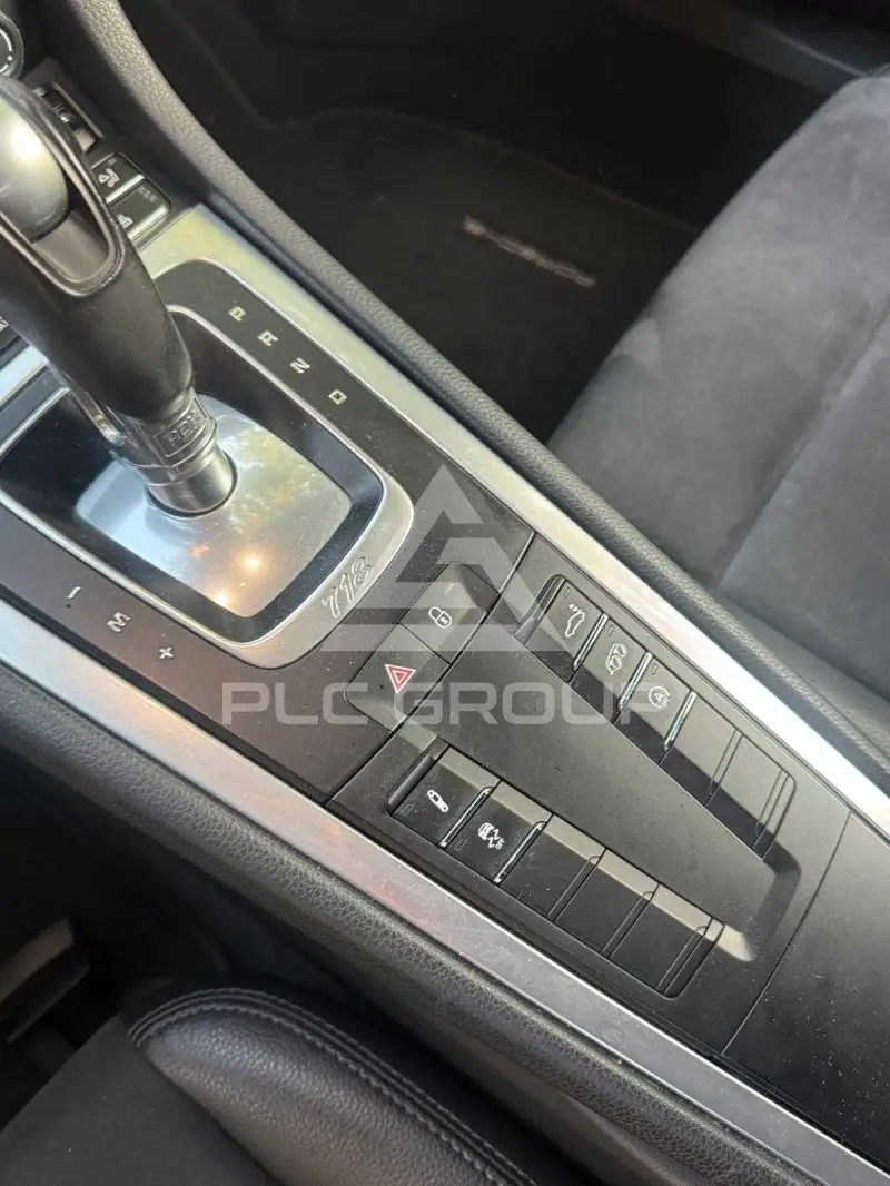 2018 Porsche Cayman