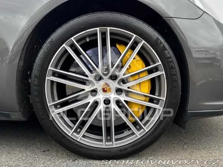 2018 Porsche Panamera