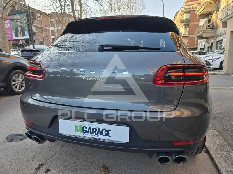 2018 Porsche MACAN