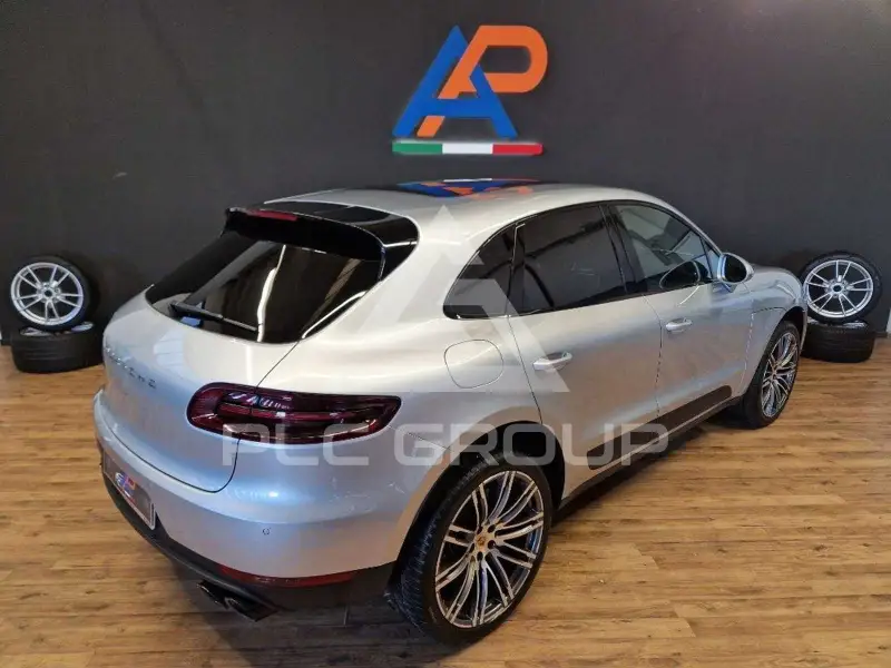 2018 Porsche MACAN