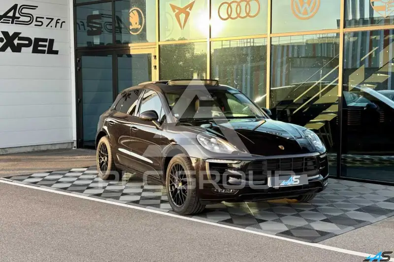 2018 Porsche MACAN