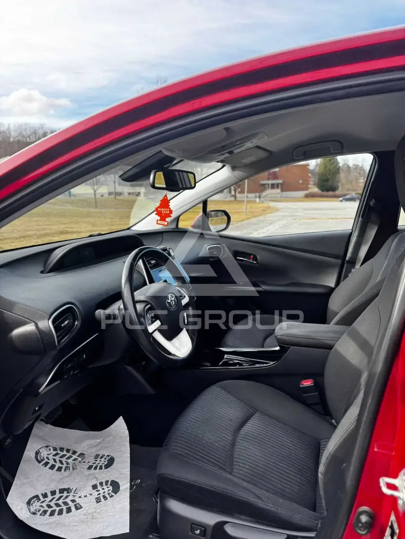 2018 Toyota PRIUS