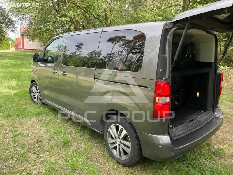 2018 Peugeot Traveller