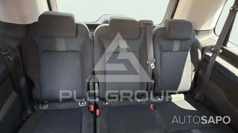 2018 Peugeot Traveller
