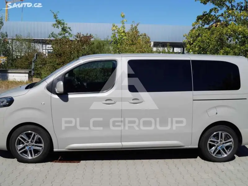 2018 Peugeot Traveller