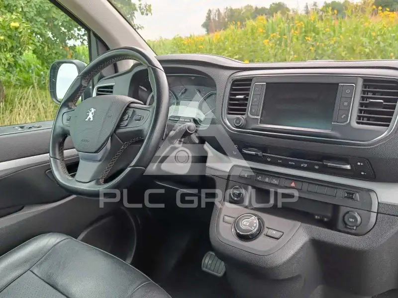 2018 Peugeot Traveller