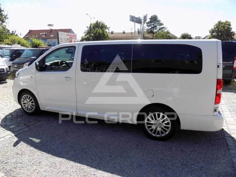 2018 Peugeot Traveller