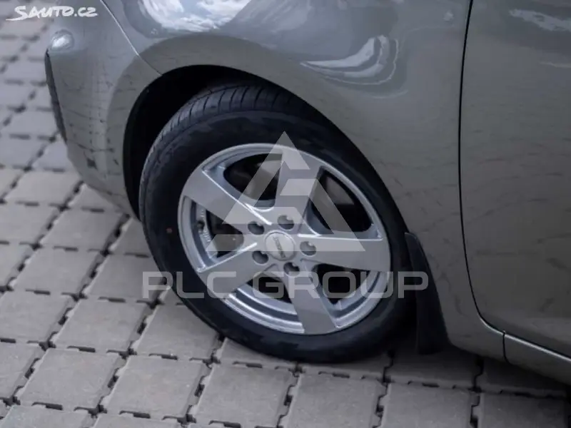 2018 KIA Carens