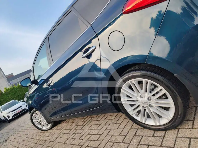2018 KIA Carens