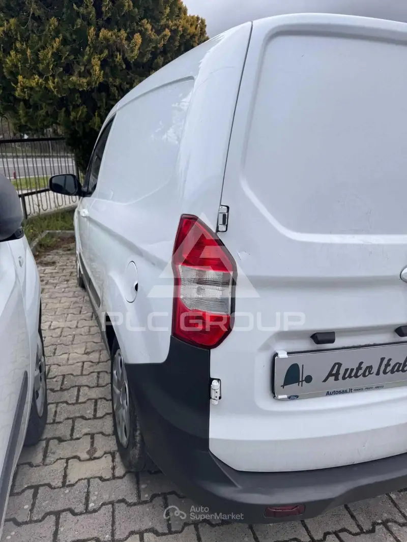 2018 Ford Courier
