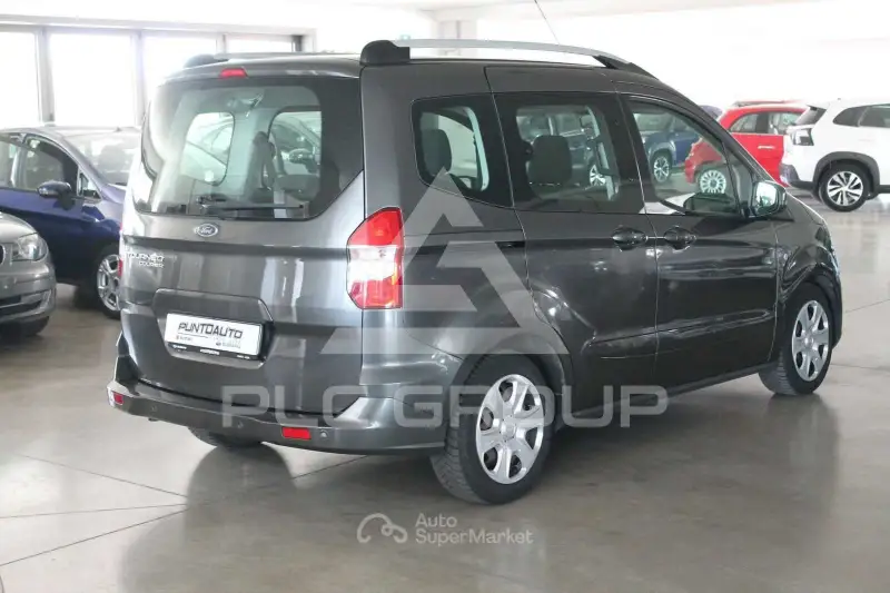 2018 Ford Tourneo