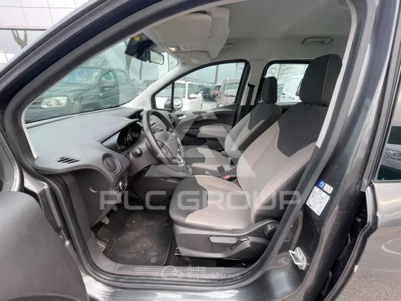 2018 Ford Tourneo