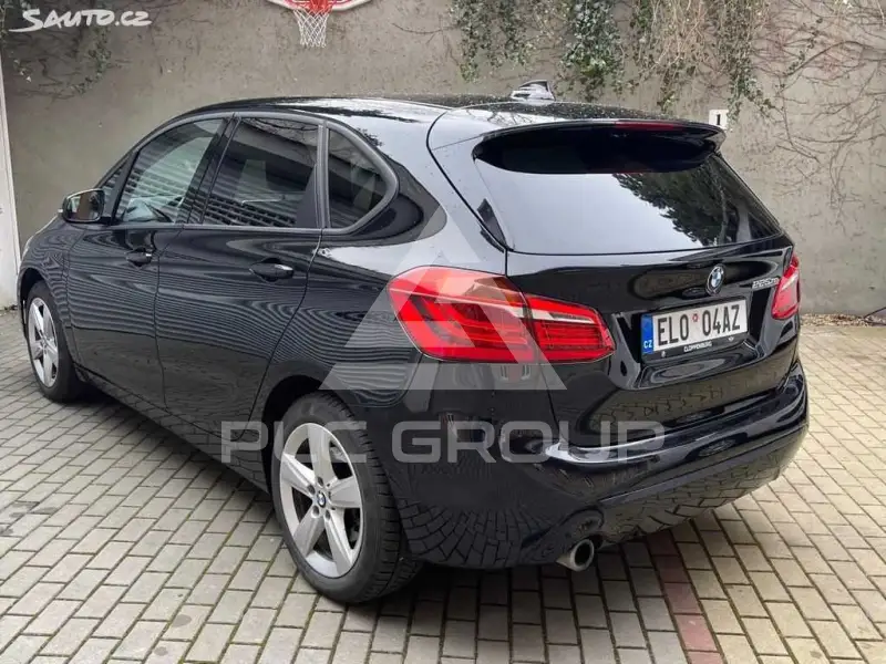 2019 BMW 218
