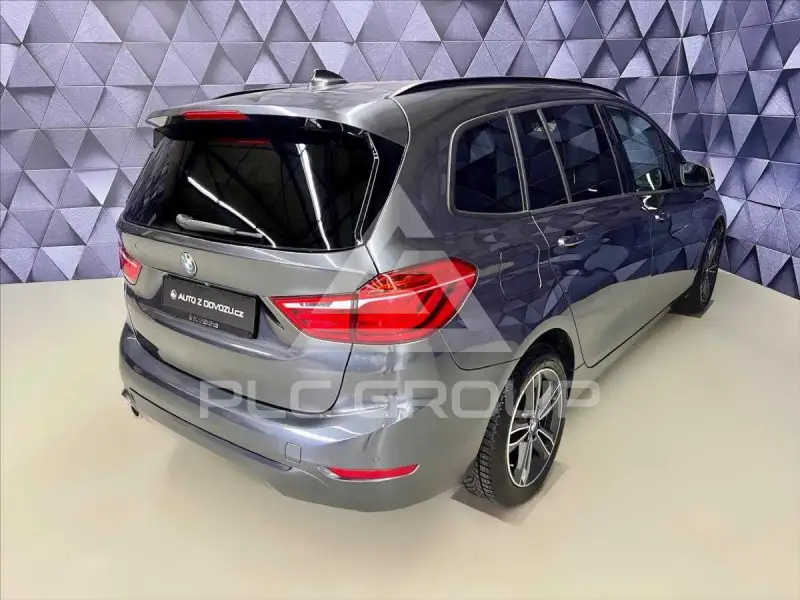 2019 BMW 218