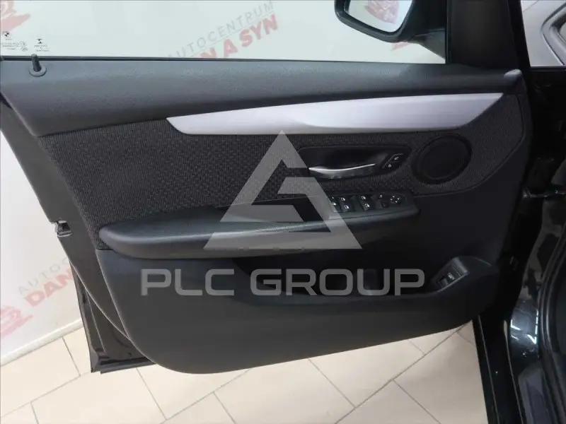 2019 BMW 218