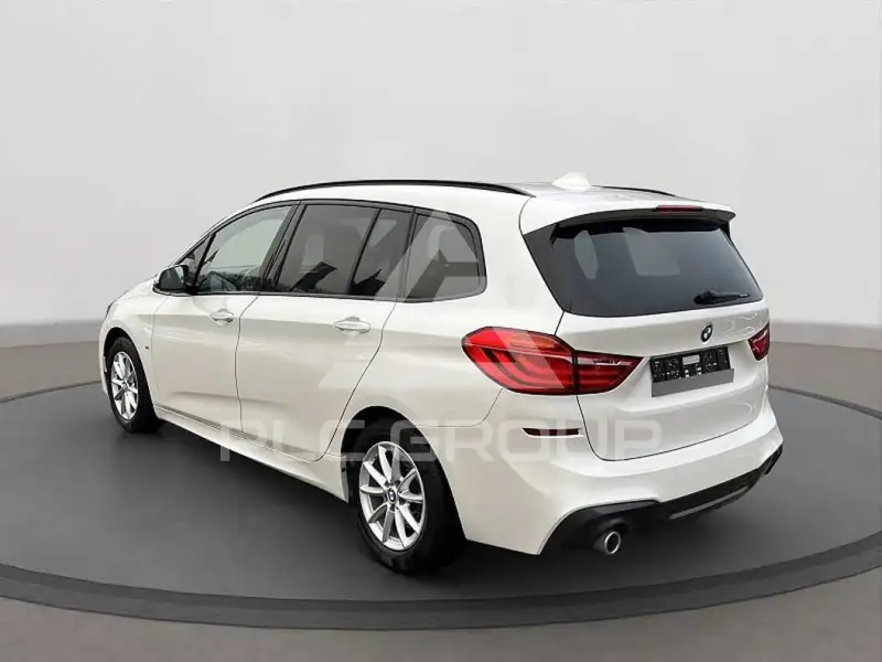 2019 BMW 218