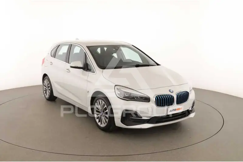 2019 BMW 218