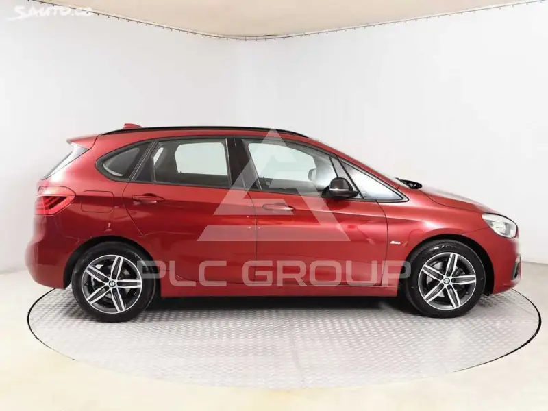 2019 BMW 218