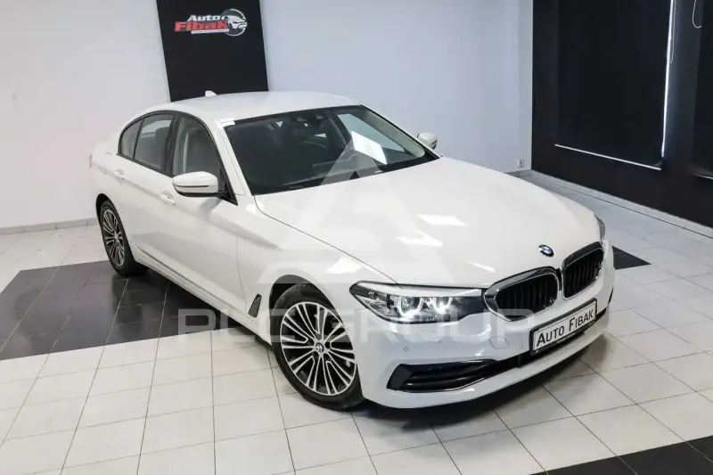 2019 BMW 523