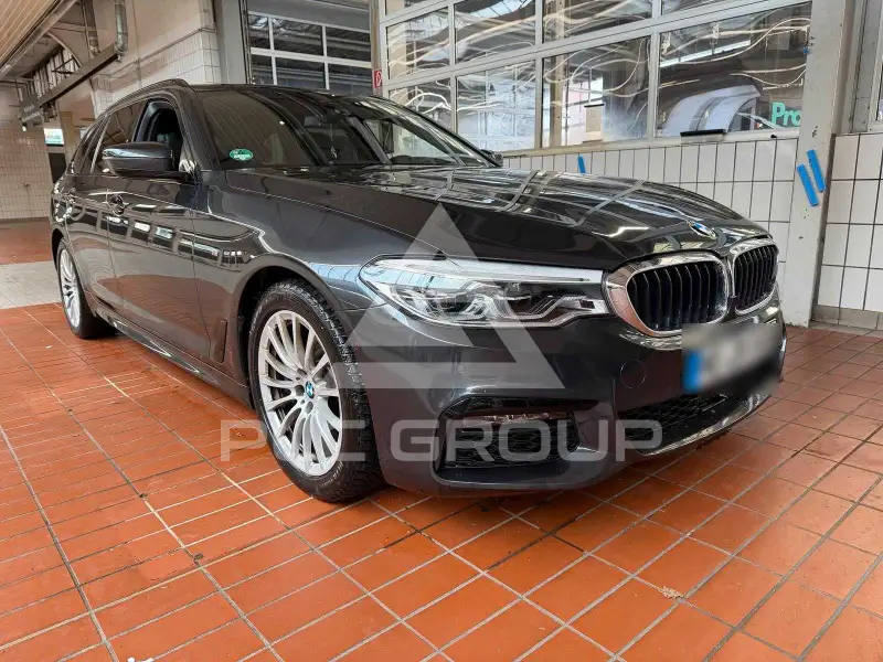 2019 BMW 523