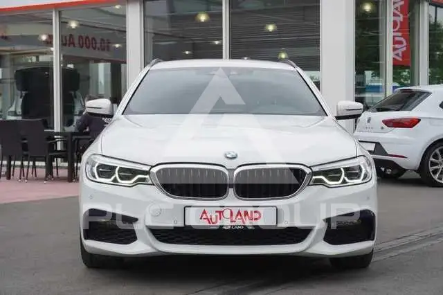 2019 BMW 523