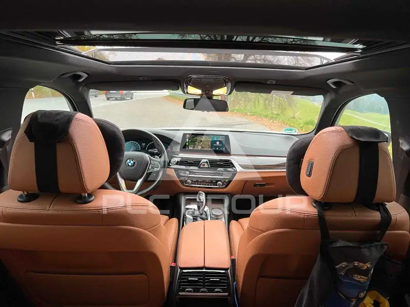2019 BMW 523