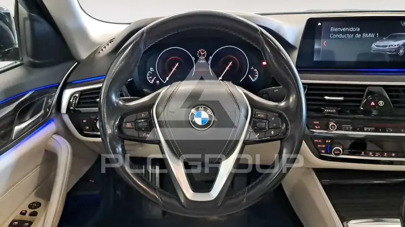 2019 BMW 523