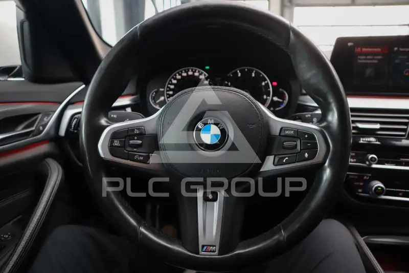 2019 BMW 523