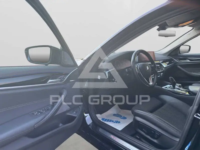 2019 BMW 523