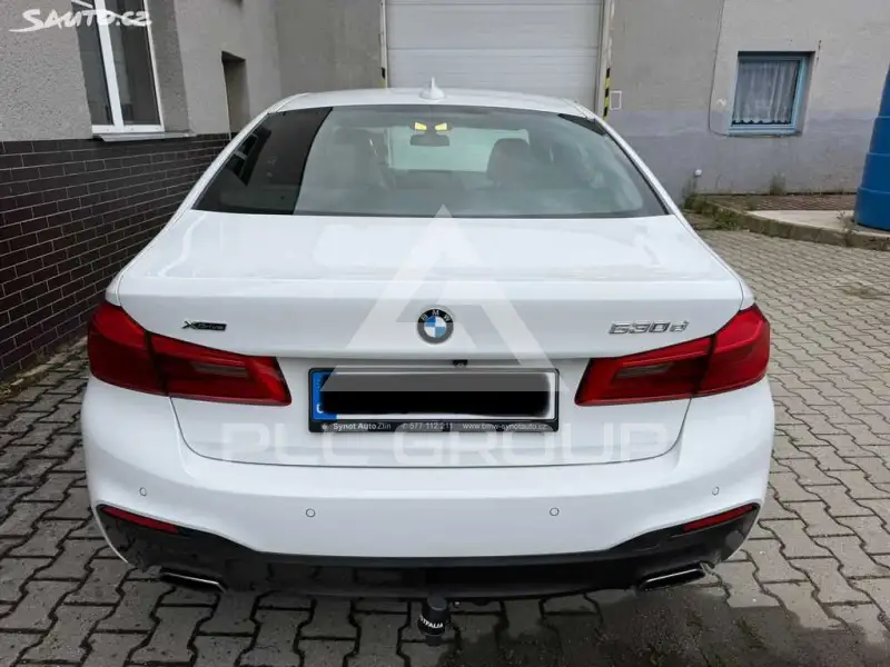 2019 BMW 523