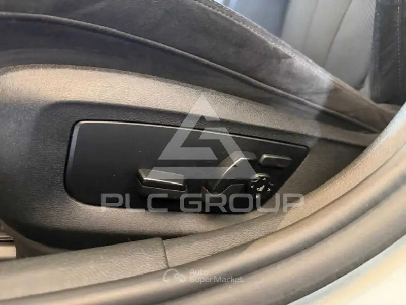 2019 BMW 523