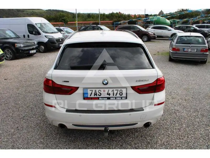 2019 BMW 523