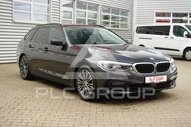 2019 BMW 523