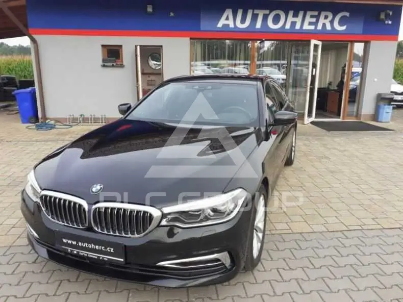 2019 BMW 523