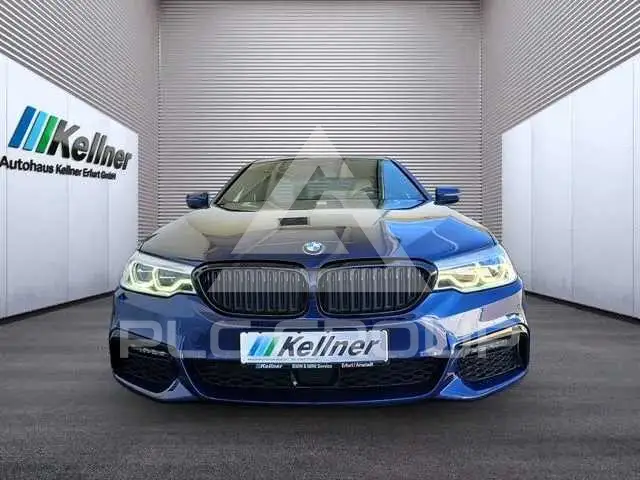 2019 BMW 523
