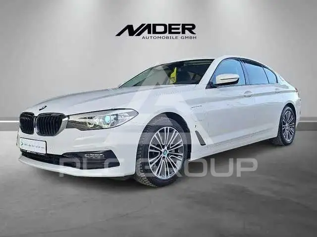 2019 BMW 523