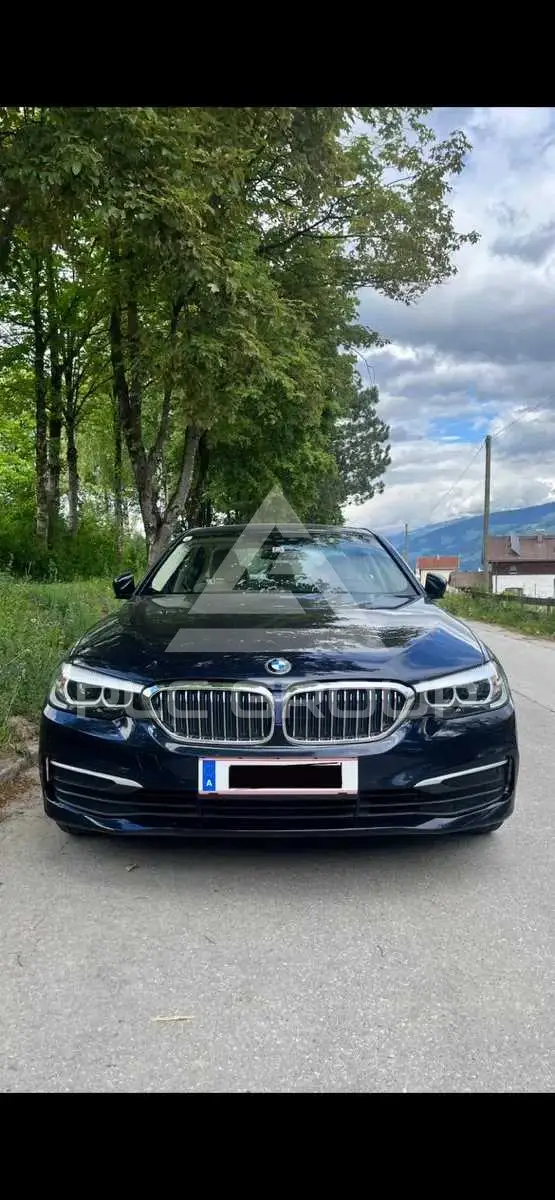 2019 BMW 523