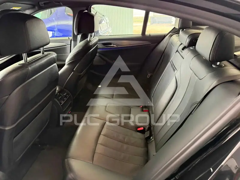 2019 BMW 523