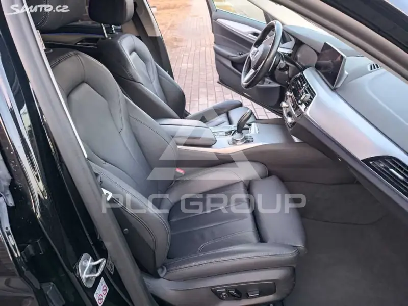 2019 BMW 523