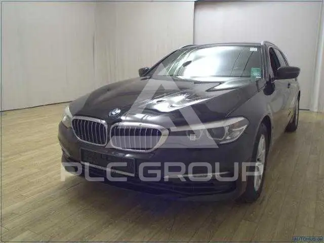 2019 BMW 523