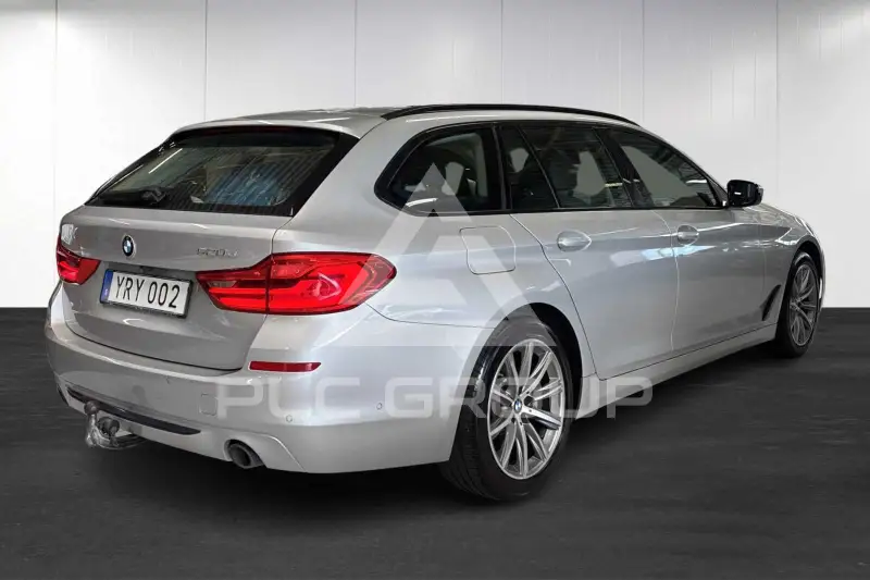 2019 BMW 523