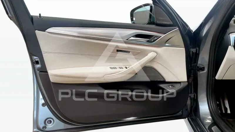 2019 BMW 523