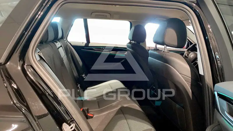 2019 BMW 523