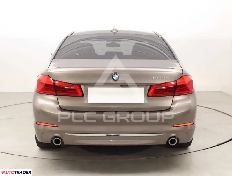 2019 BMW 523