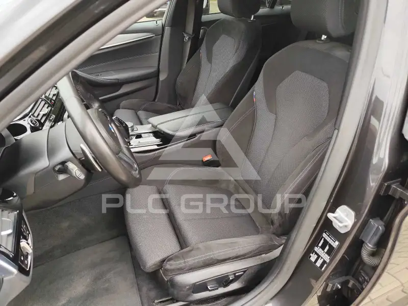 2019 BMW 523