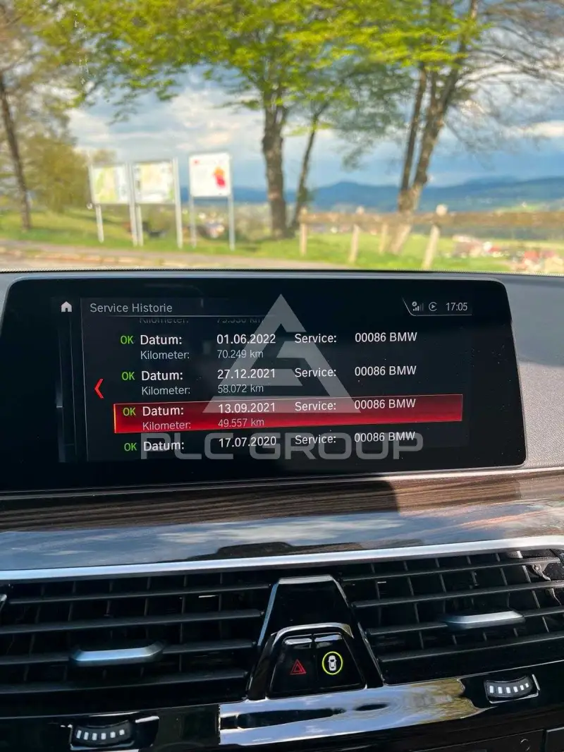 2019 BMW 523