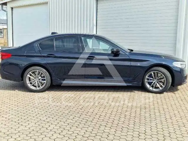 2019 BMW 523