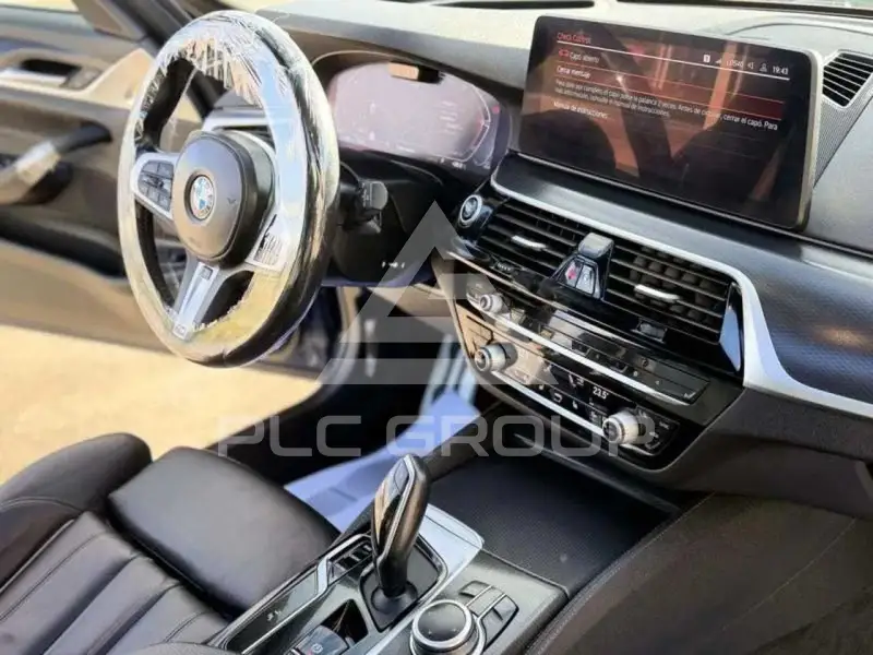 2019 BMW 523