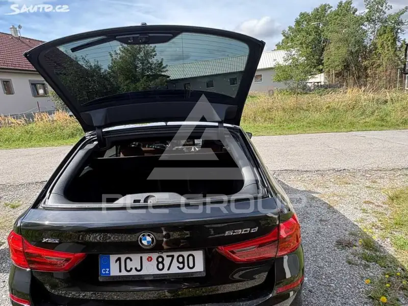 2019 BMW 523